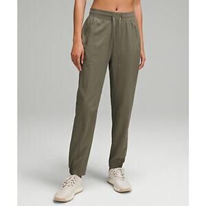 Lululemon 'License To Train' Green High-Rise Pant Size 8